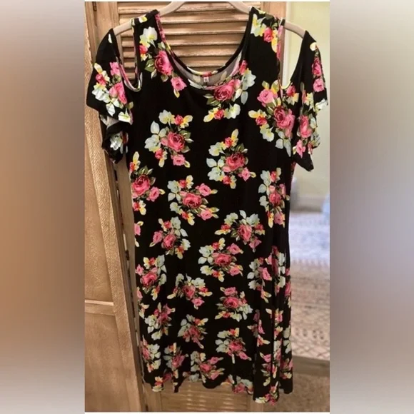 Floral Black Peek~a~Boo shoulder Dress, XL - Picture 1 of 2